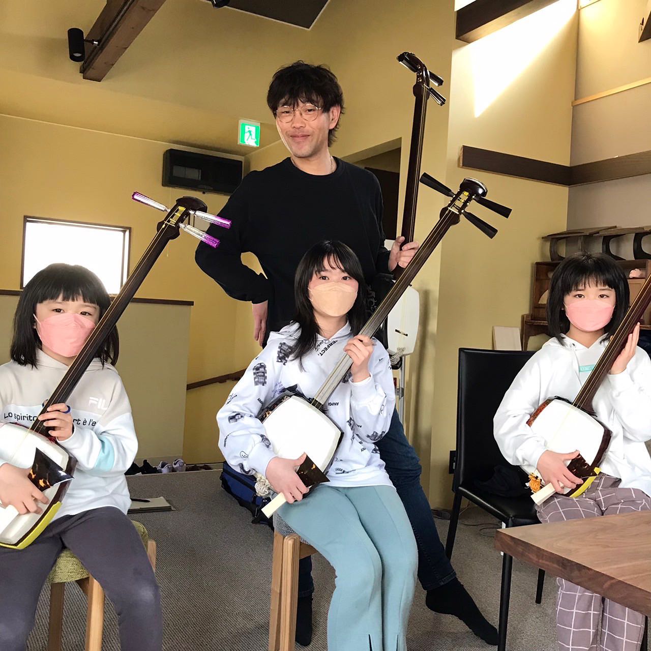 三味線(稽古三味線) 稽古場風景⑥津軽三味線 | 信州・松本 なわて通り商店街